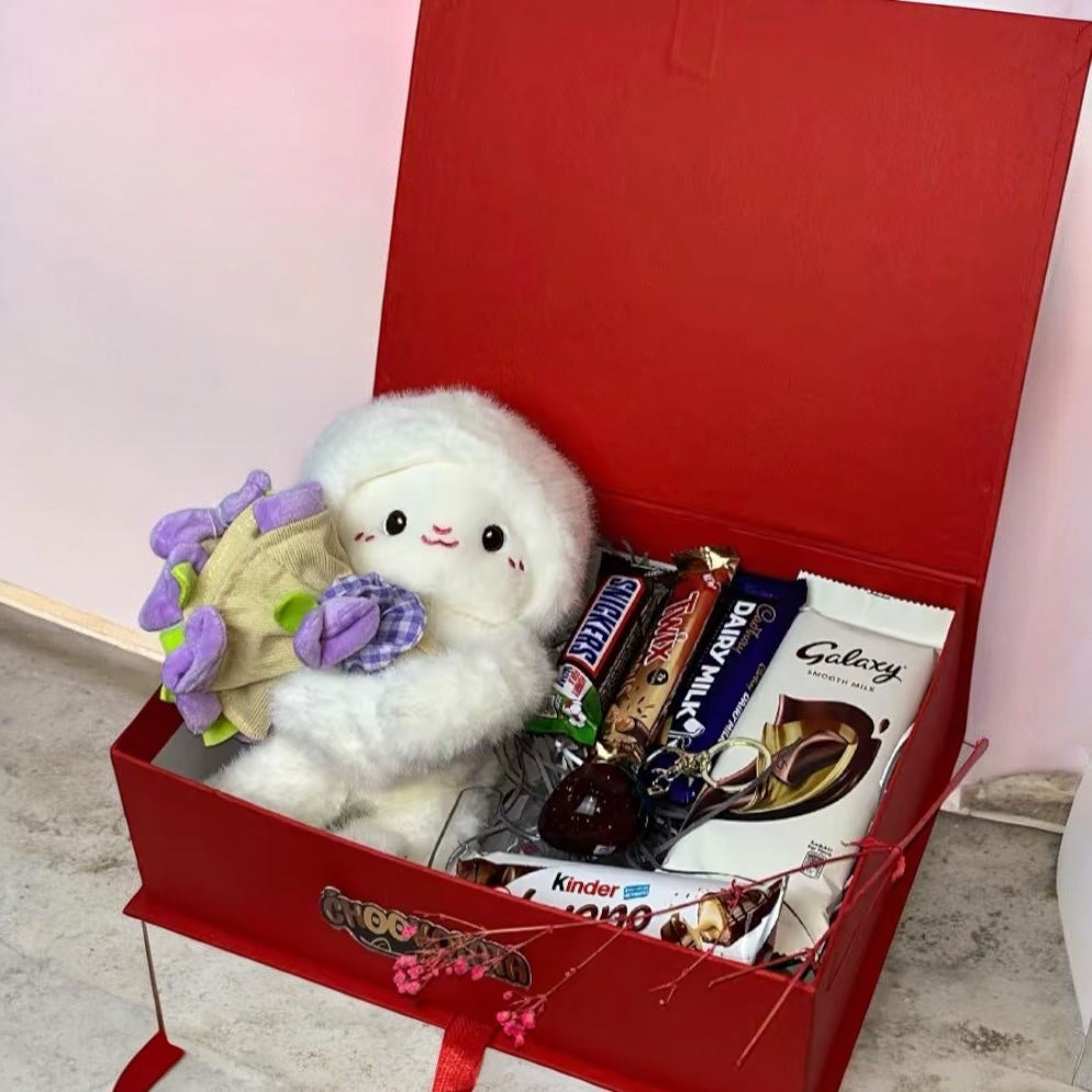 The "Ruby & Rose" Lamb Box