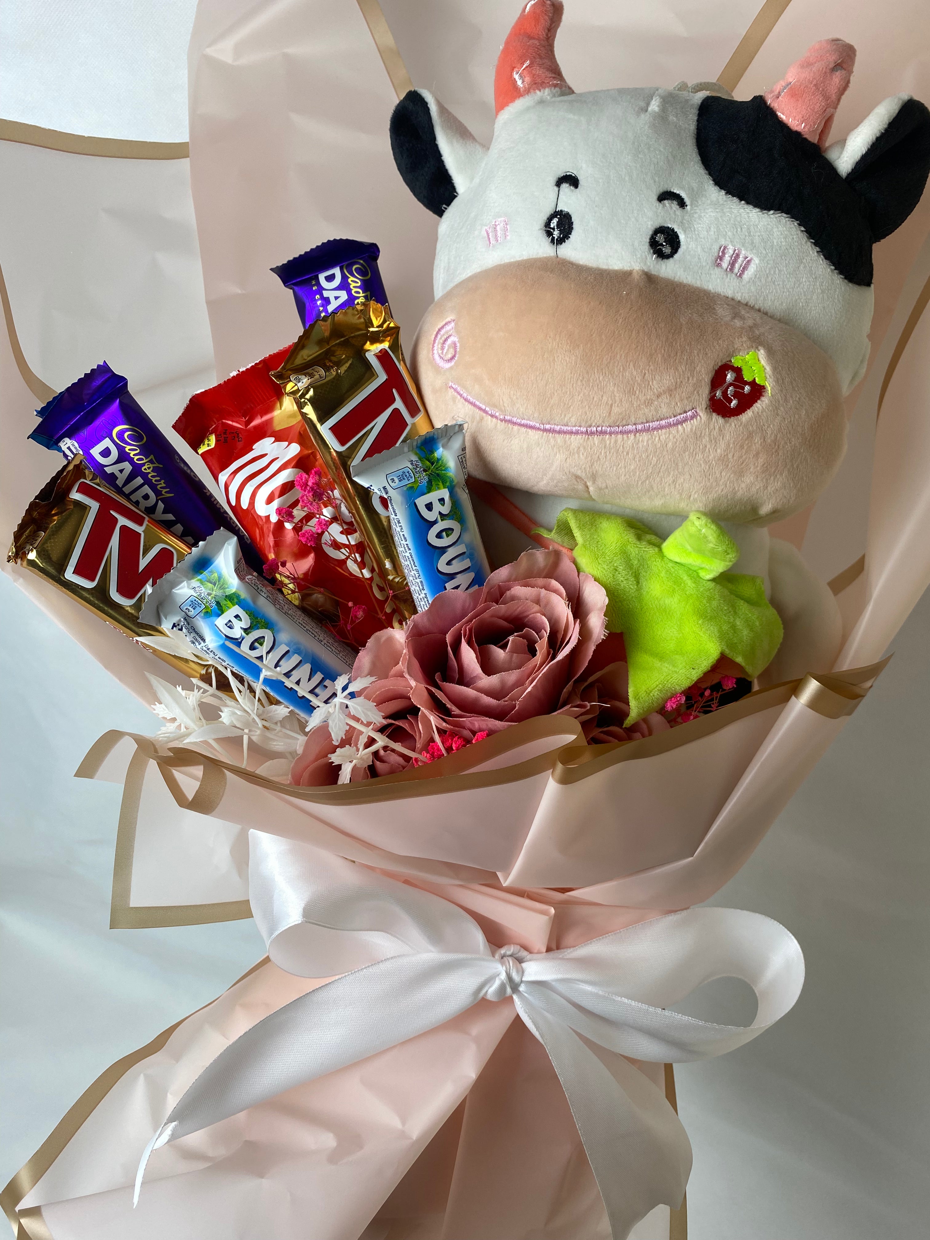 Sweet Cow Plush Chocolate Bouquet